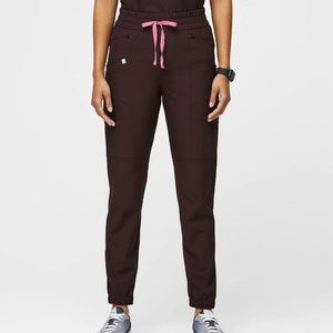 Dark Fig Alexandria FREEx™ - Petite Jogger Scrub Pants